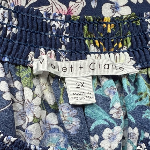 Violet & Claire Floral Blouse - Navy and Pink - Picture 5 of 6